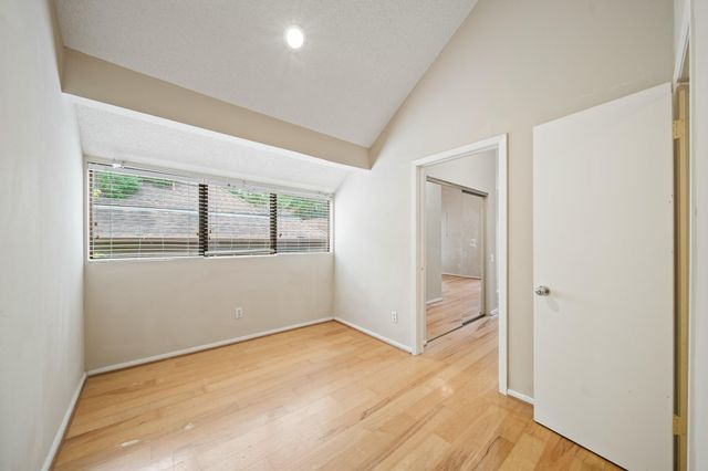 130 Sugarberry Circle, Houston, TX 77024