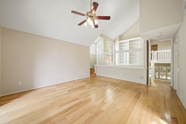 130 Sugarberry Circle, Houston, TX 77024