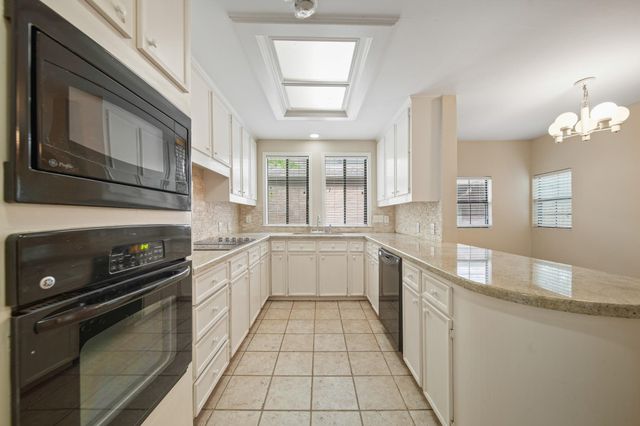 130 Sugarberry Circle, Houston, TX 77024