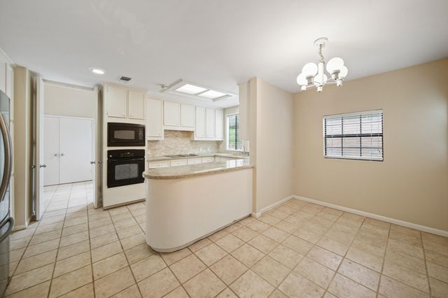 130 Sugarberry Circle, Houston, TX 77024