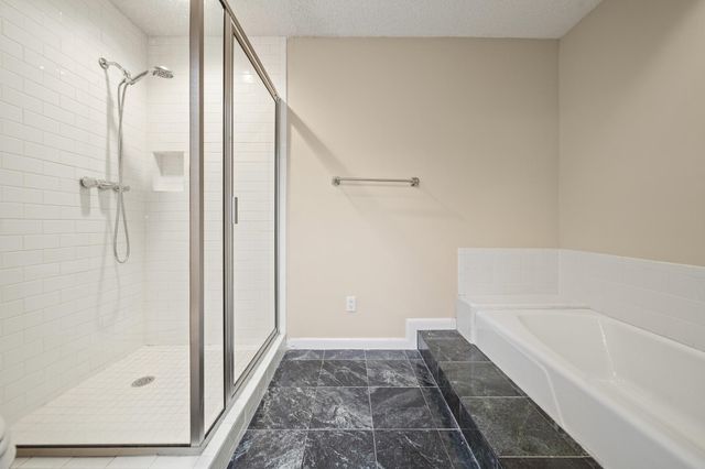 130 Sugarberry Circle, Houston, TX 77024