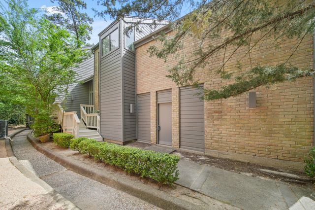 130 Sugarberry Circle, Houston, TX 77024