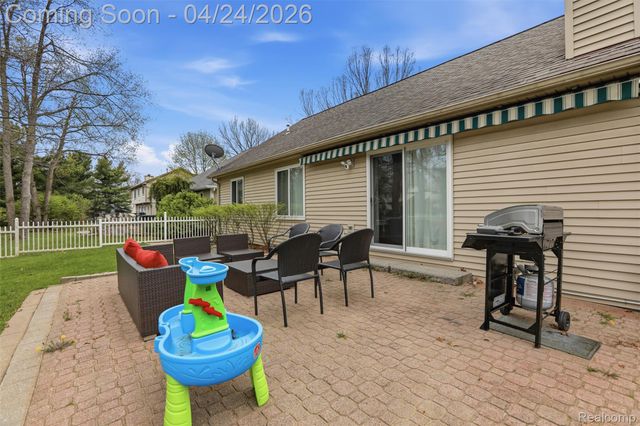 3300 Viking Drive, Commerce Charter Township, MI 48390