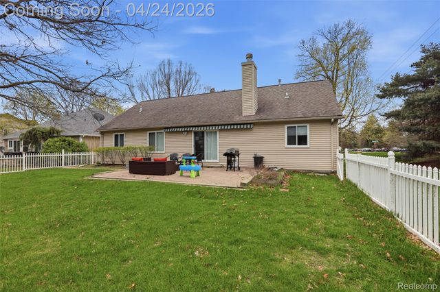 3300 Viking Drive, Commerce Charter Township, MI 48390