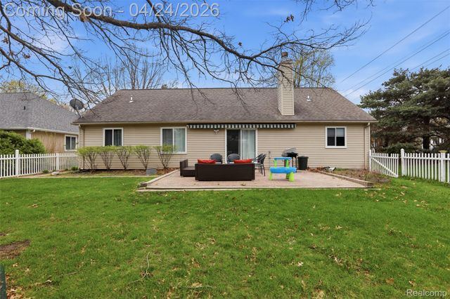 3300 Viking Drive, Commerce Charter Township, MI 48390