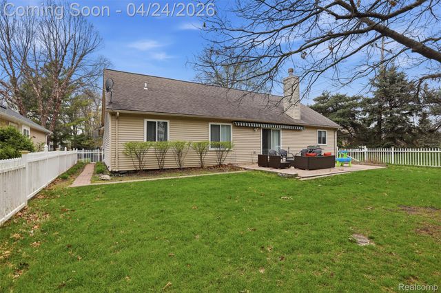 3300 Viking Drive, Commerce Charter Township, MI 48390