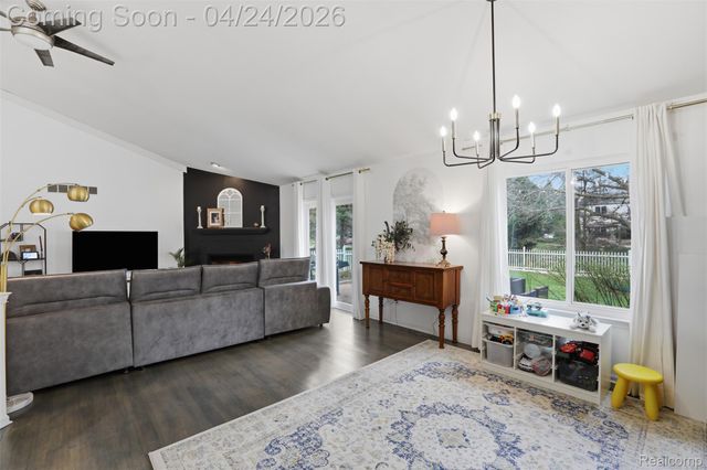 3300 Viking Drive, Commerce Charter Township, MI 48390