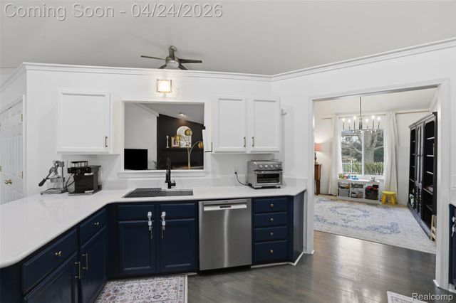 3300 Viking Drive, Commerce Charter Township, MI 48390