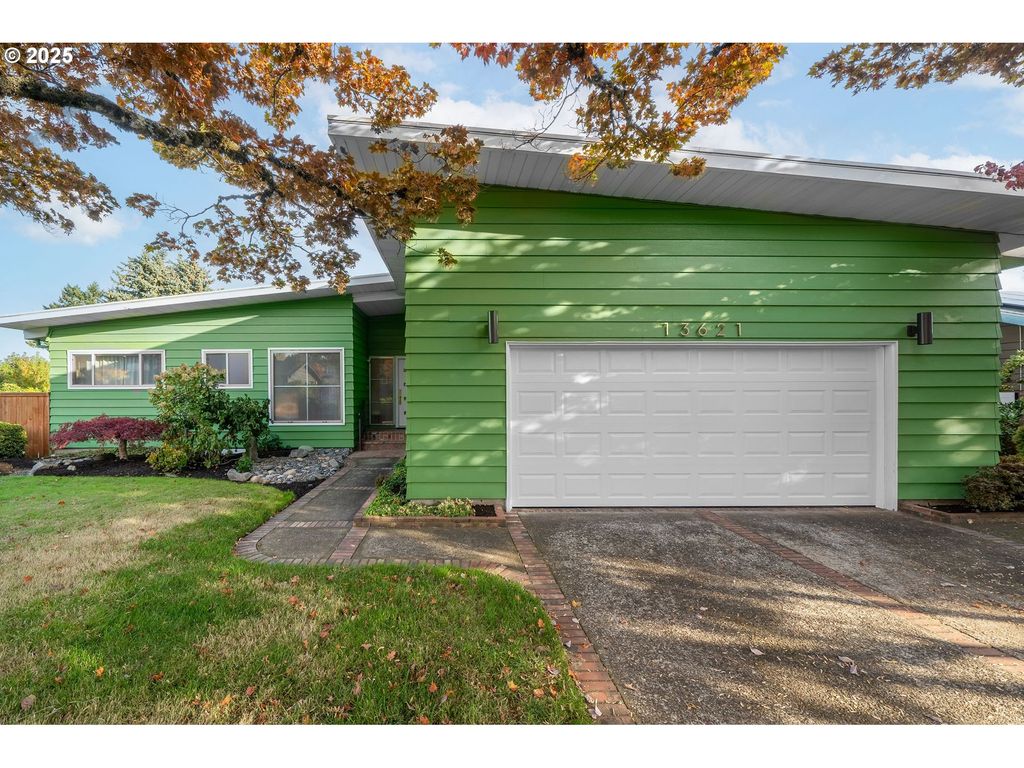 13621 Ne FREMONT Ct, Portland, OR 97230