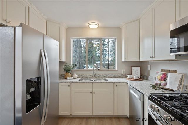 322 W 6TH AVE, Cheyenne, WY 82001