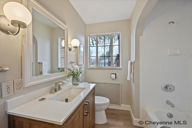 322 W 6TH AVE, Cheyenne, WY 82001