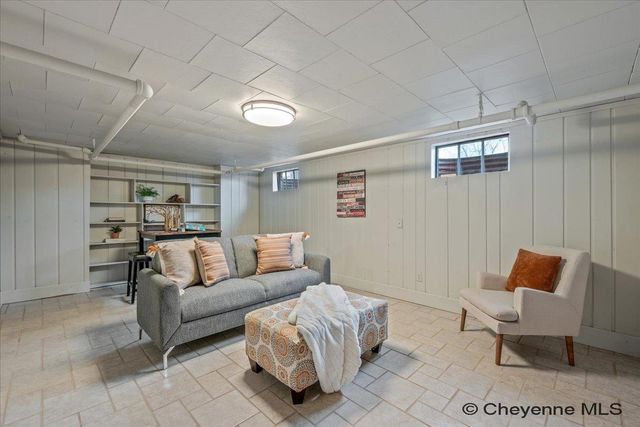 322 W 6TH AVE, Cheyenne, WY 82001