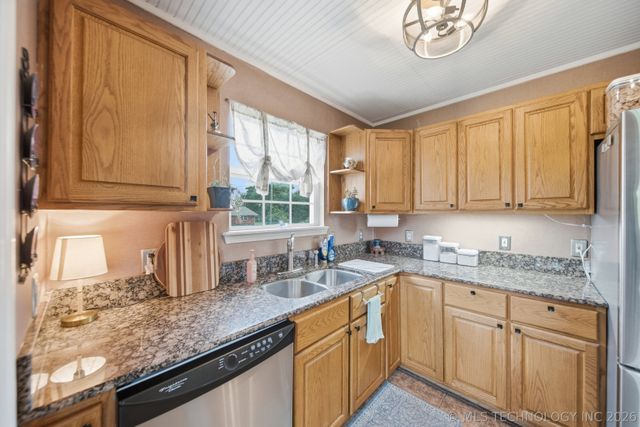 15604 E Oklahoma Street, Catoosa, OK 74116