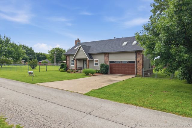 15604 E Oklahoma Street, Catoosa, OK 74116