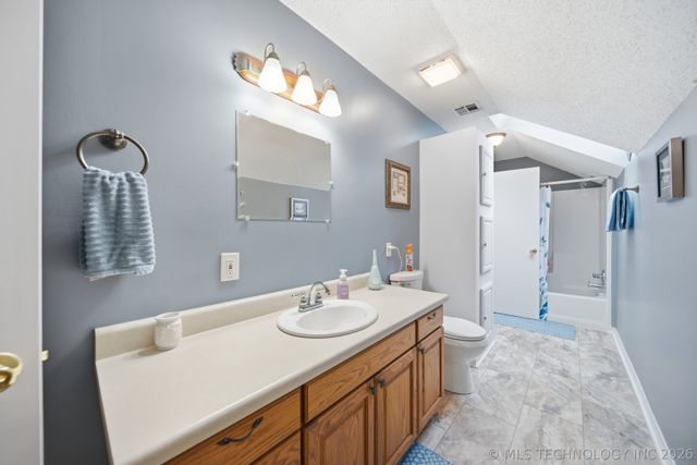 15604 E Oklahoma Street, Catoosa, OK 74116