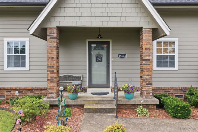 15604 E Oklahoma Street, Catoosa, OK 74116