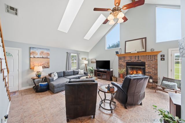 15604 E Oklahoma Street, Catoosa, OK 74116