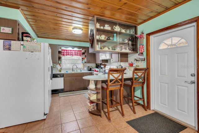 415 HAL COLDING ROAD, Lithia, FL 33547