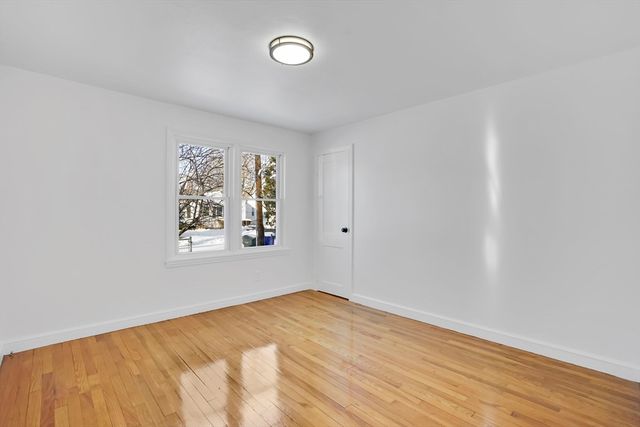 47 Victoria St, Springfield, MA 01104