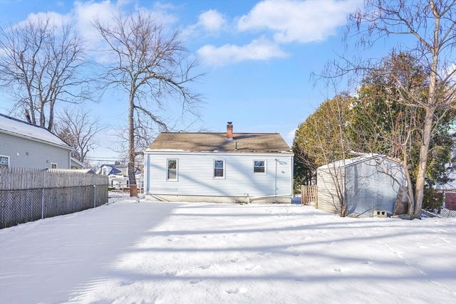 47 Victoria St, Springfield, MA 01104