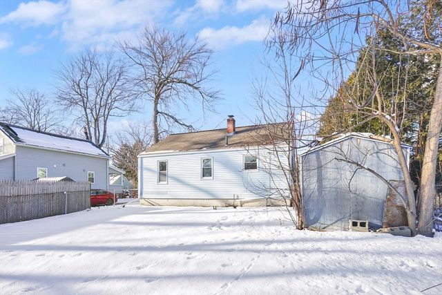 47 Victoria St, Springfield, MA 01104