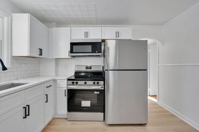 47 Victoria St, Springfield, MA 01104