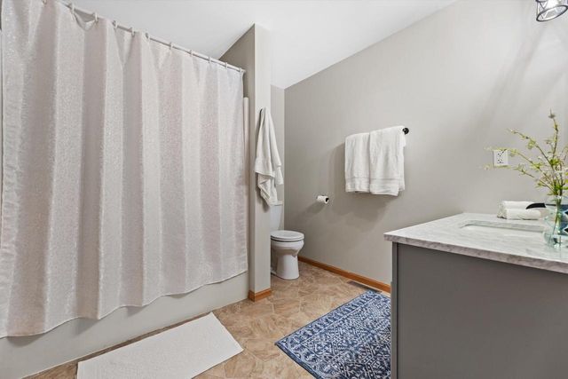 6322 Newcastle LANE, Racine, WI 53402