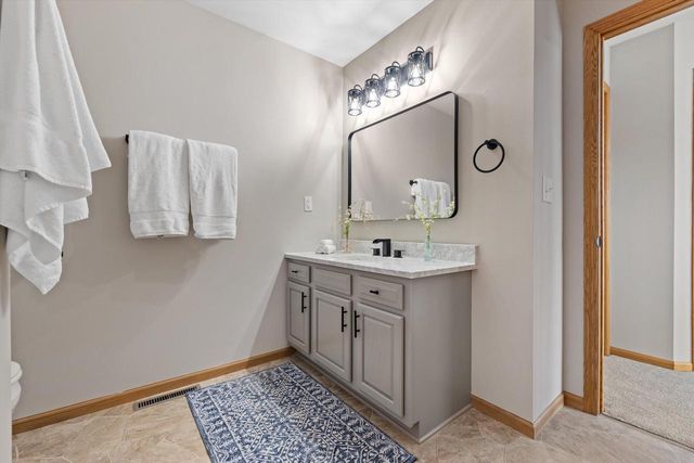 6322 Newcastle LANE, Racine, WI 53402