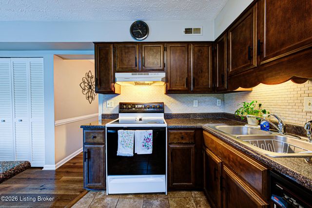 2969 Six Mile Ln, Louisville, KY 40220