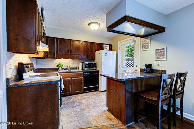 2969 Six Mile Ln, Louisville, KY 40220