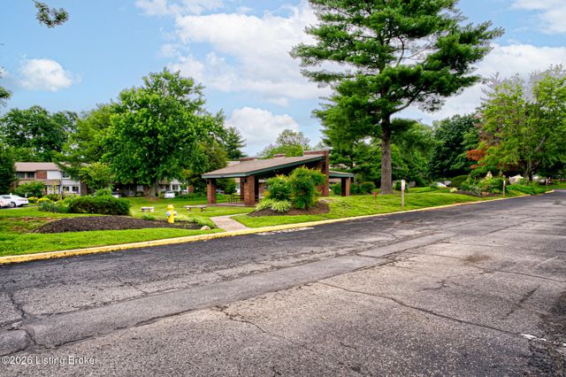 2969 Six Mile Ln, Louisville, KY 40220