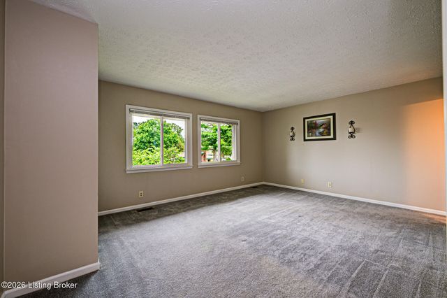 2969 Six Mile Ln, Louisville, KY 40220