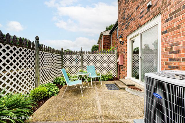 2969 Six Mile Ln, Louisville, KY 40220