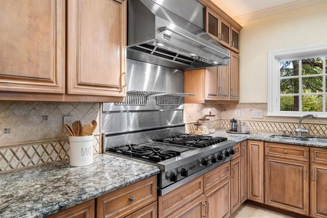 15723 Oak Knoll Drive, Los Gatos, CA 95030