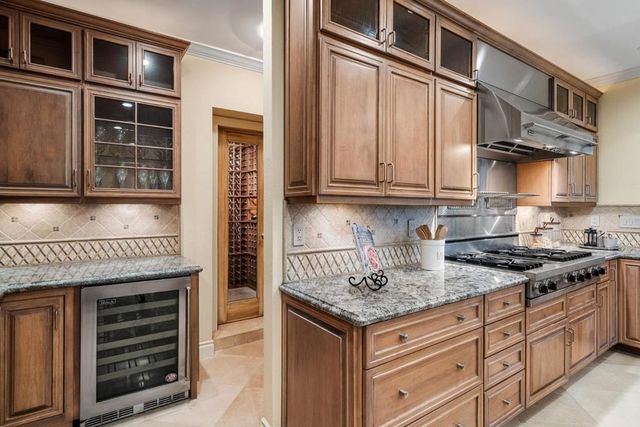 15723 Oak Knoll Drive, Los Gatos, CA 95030