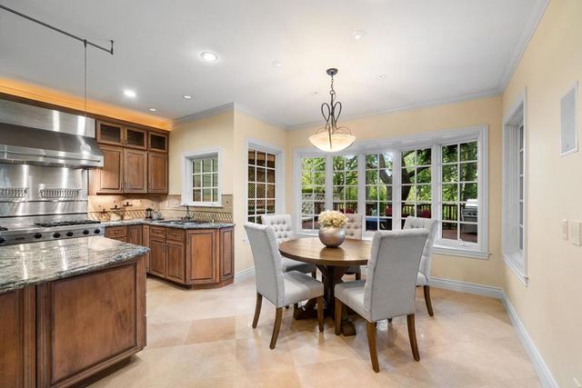 15723 Oak Knoll Drive, Los Gatos, CA 95030