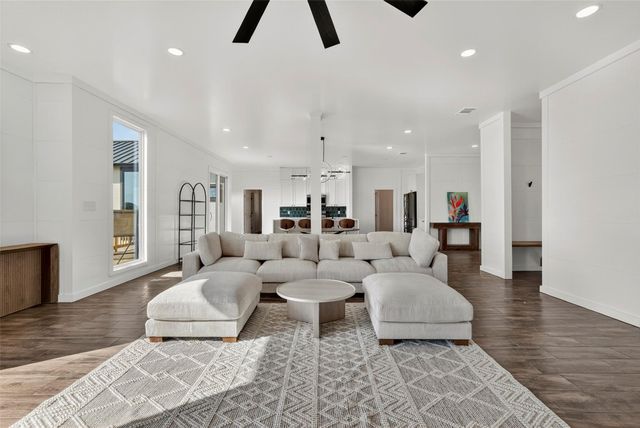 111 Starlight PATH, Red Rock, TX 78662