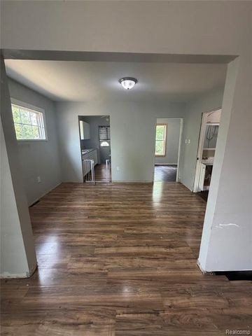 934 Barrie Avenue, Flint, MI 48507