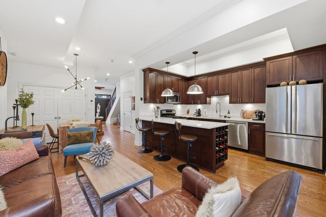 1610 W Ohio Street, Chicago, IL 60622