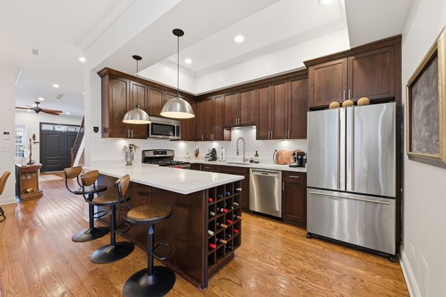 1610 W Ohio Street, Chicago, IL 60622