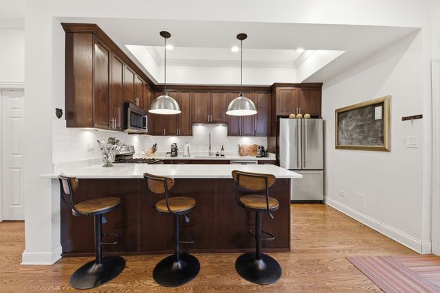 1610 W Ohio Street, Chicago, IL 60622