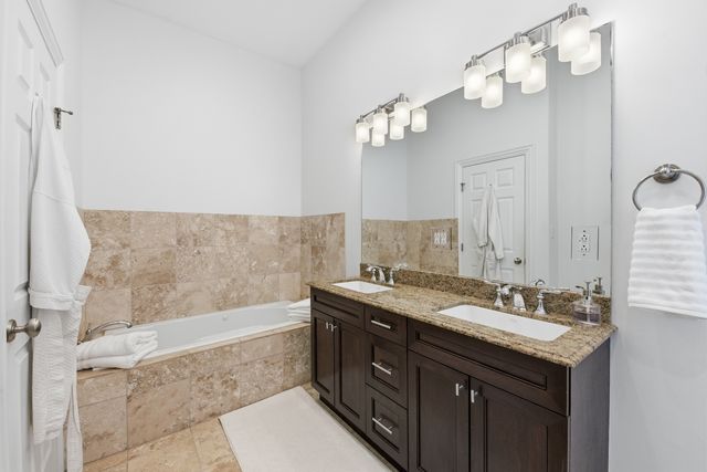 1610 W Ohio Street, Chicago, IL 60622