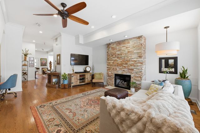 1610 W Ohio Street, Chicago, IL 60622