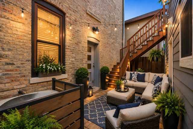 1610 W Ohio Street, Chicago, IL 60622