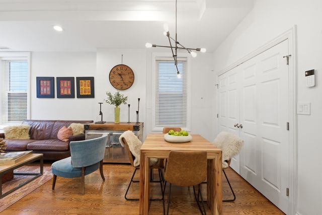 1610 W Ohio Street, Chicago, IL 60622