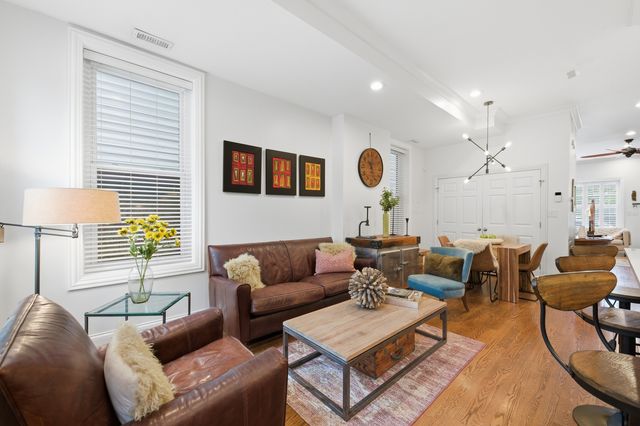 1610 W Ohio Street, Chicago, IL 60622