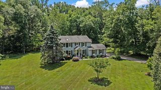 13 COVENTRY LN, Hopewell, NJ 08525