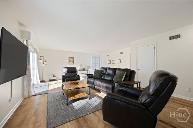 9233 Garland Drive, Savannah, GA 31406