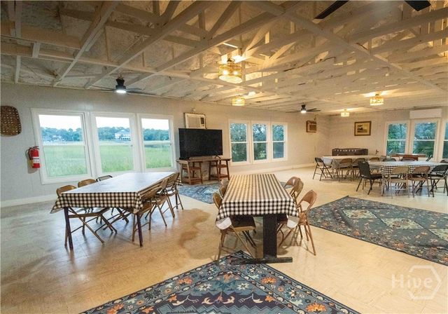 9233 Garland Drive, Savannah, GA 31406