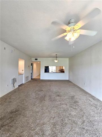 6025 Chardonnay LN 102, Naples, FL 34119